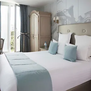 **** Отель Plaza Elysees Франция